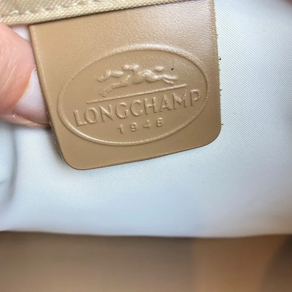 LONGCHAMP Vintage Nylon Shoulder Bag in Beige (READ DESCRIPTION) - Picture 5 of 11